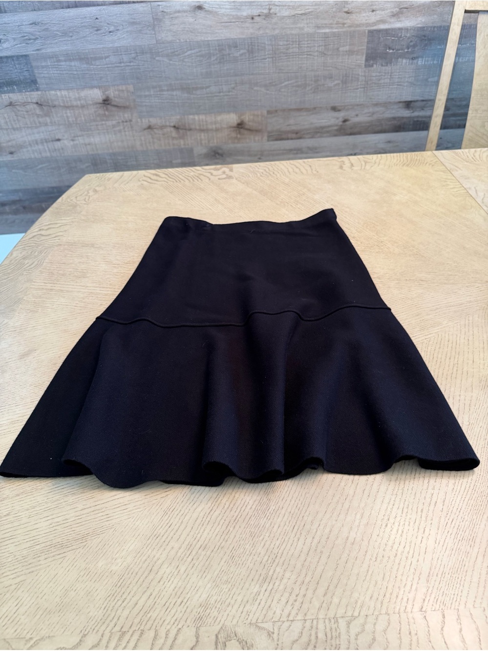 Corpcore Quiet luxury basic Minimalist MILANO women’s M Black Pull On Knit Skirt
